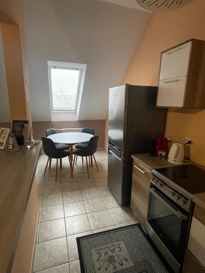 Palank Apartman Mosonmagyaróvár Exterior foto