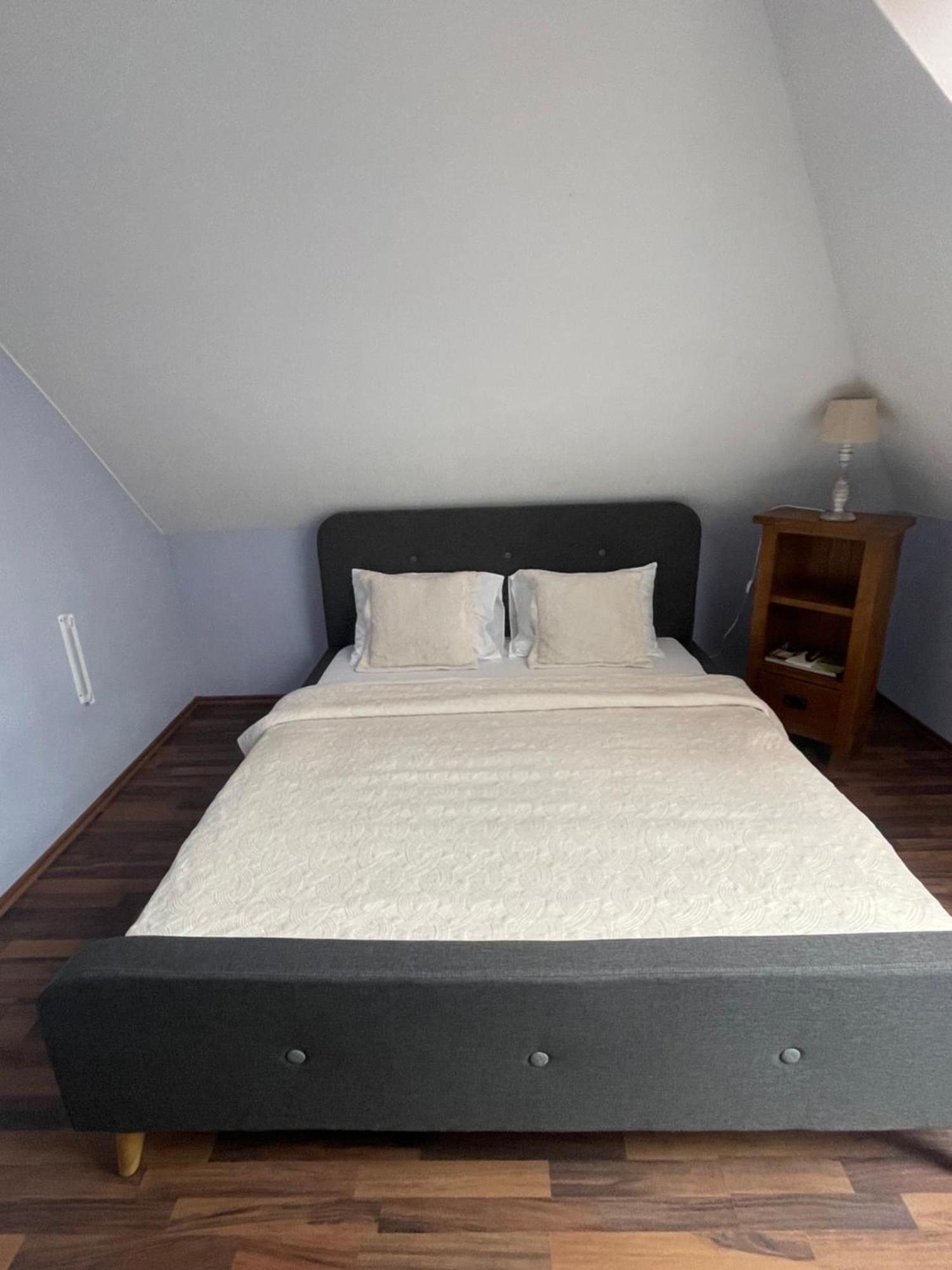 Palank Apartman Mosonmagyaróvár Exterior foto