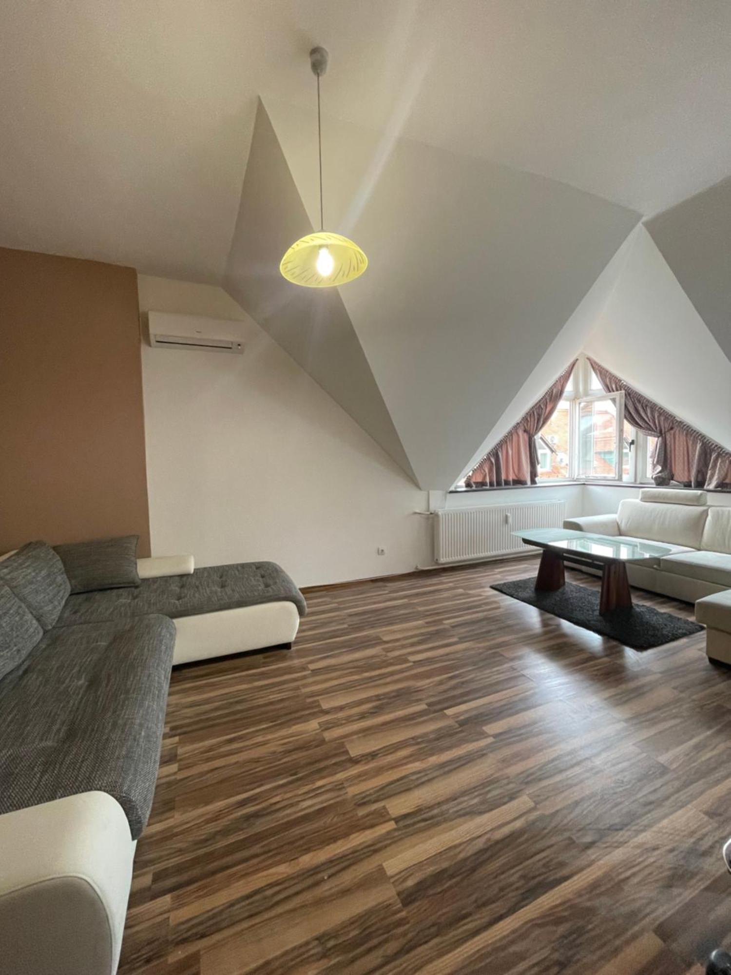 Palank Apartman Mosonmagyaróvár Exterior foto